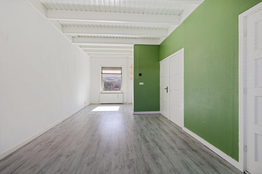 Tussenwoning te koop: van Cronenburchstraat 11, Leeuwarden