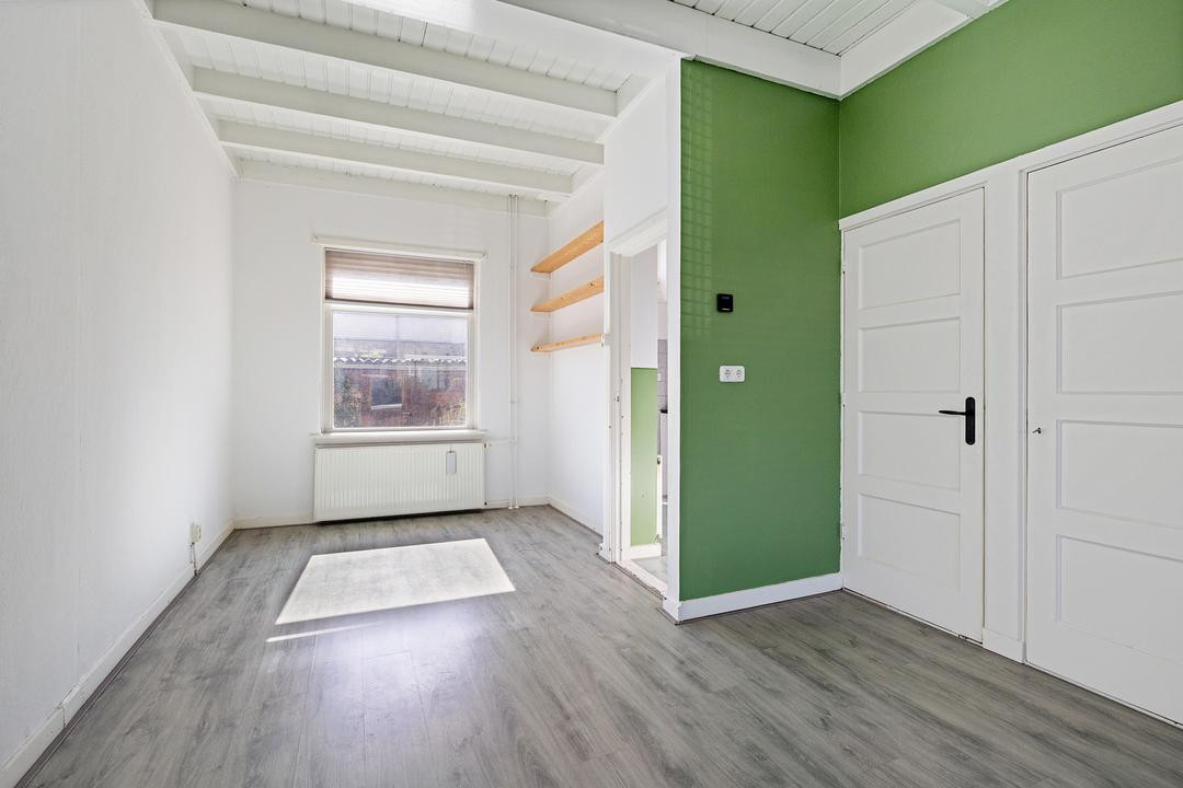 Tussenwoning te koop: van Cronenburchstraat 11, Leeuwarden