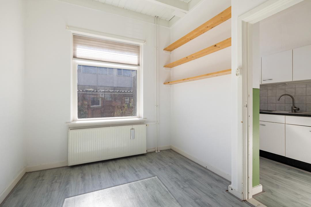 Tussenwoning te koop: van Cronenburchstraat 11, Leeuwarden