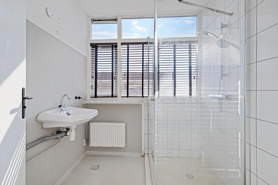 Tussenwoning te koop: van Cronenburchstraat 11, Leeuwarden