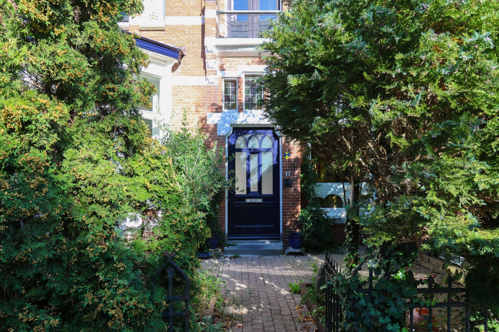 Tussenwoning te koop: Vredeman de Vriesstraat 17, Leeuwarden
