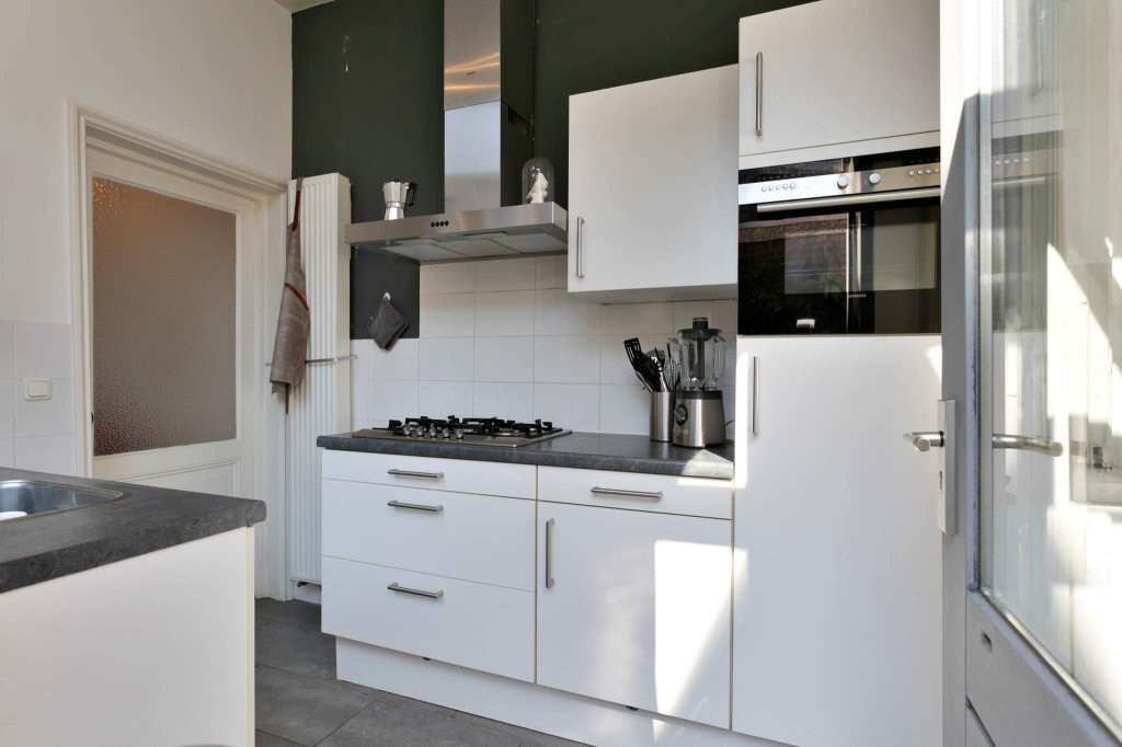 Tussenwoning te koop: EMMAKADE 163, Leeuwarden