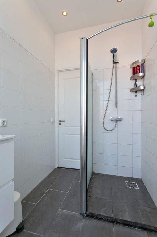 Tussenwoning te koop: EMMAKADE 163, Leeuwarden