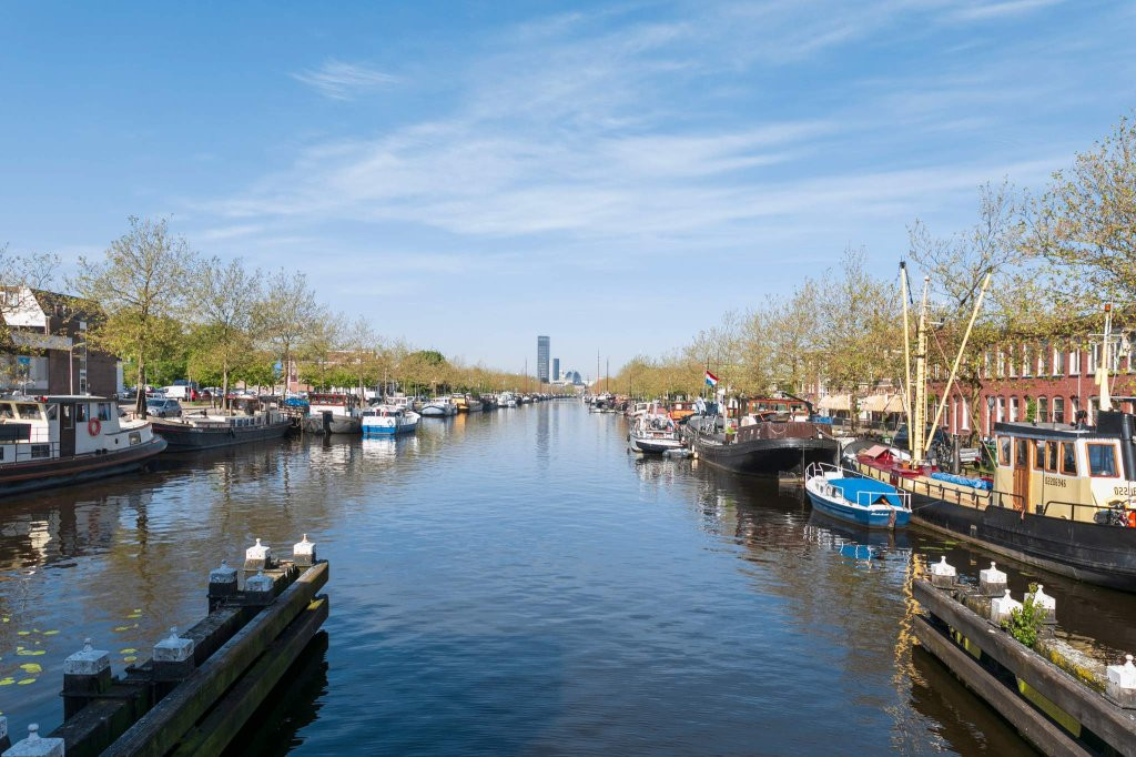 Tussenwoning te koop: EMMAKADE 163, Leeuwarden