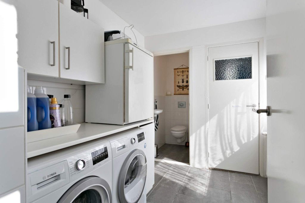 Tussenwoning te koop: EMMAKADE 163, Leeuwarden