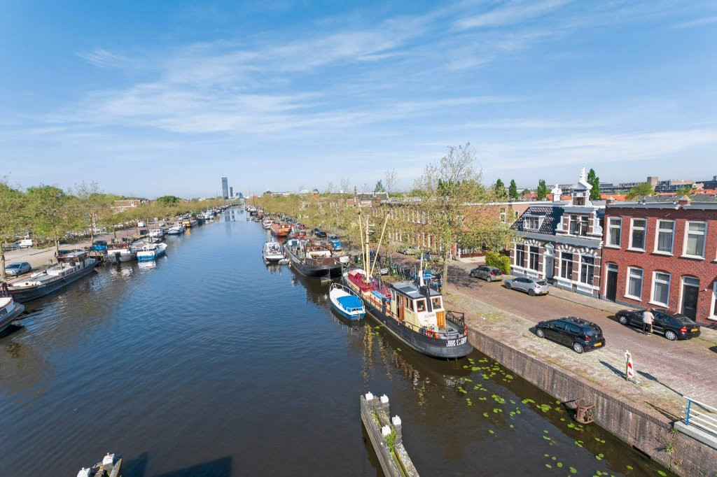 Tussenwoning te koop: EMMAKADE 163, Leeuwarden