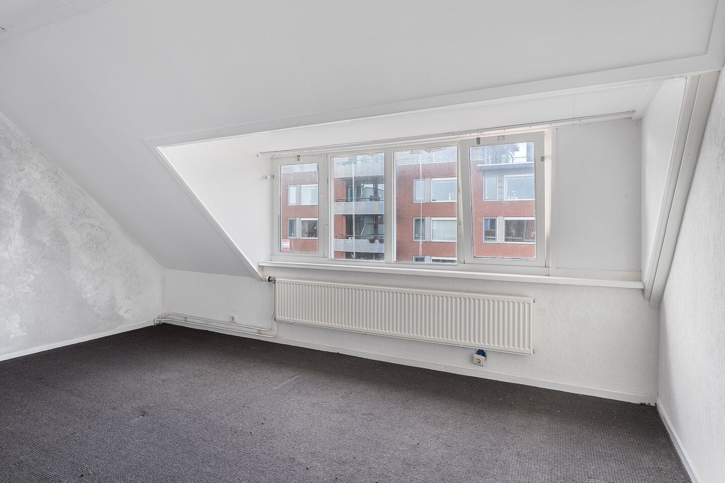 Tussenwoning te koop: Bleeklaan 11, Leeuwarden