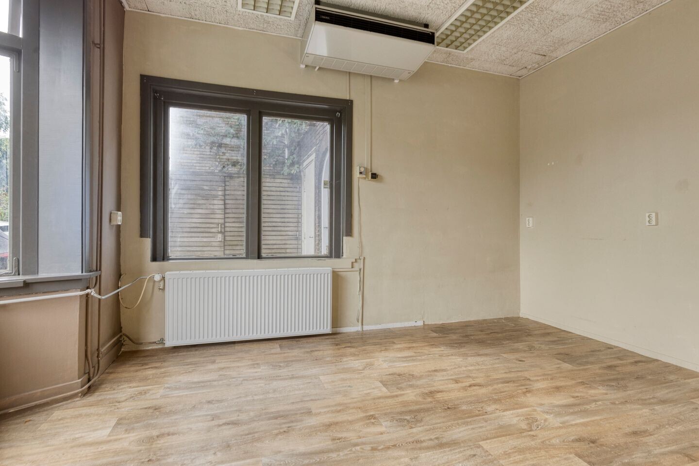 Hoekwoning te koop: Groningerstraatweg 116, Leeuwarden