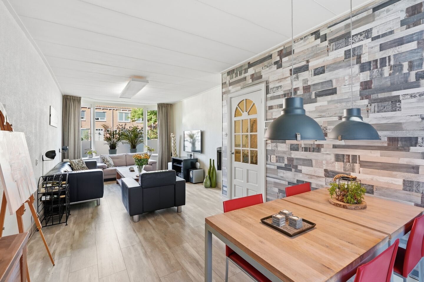 Tussenwoning te koop: van Leeuwenhoekstraat 7, Leeuwarden