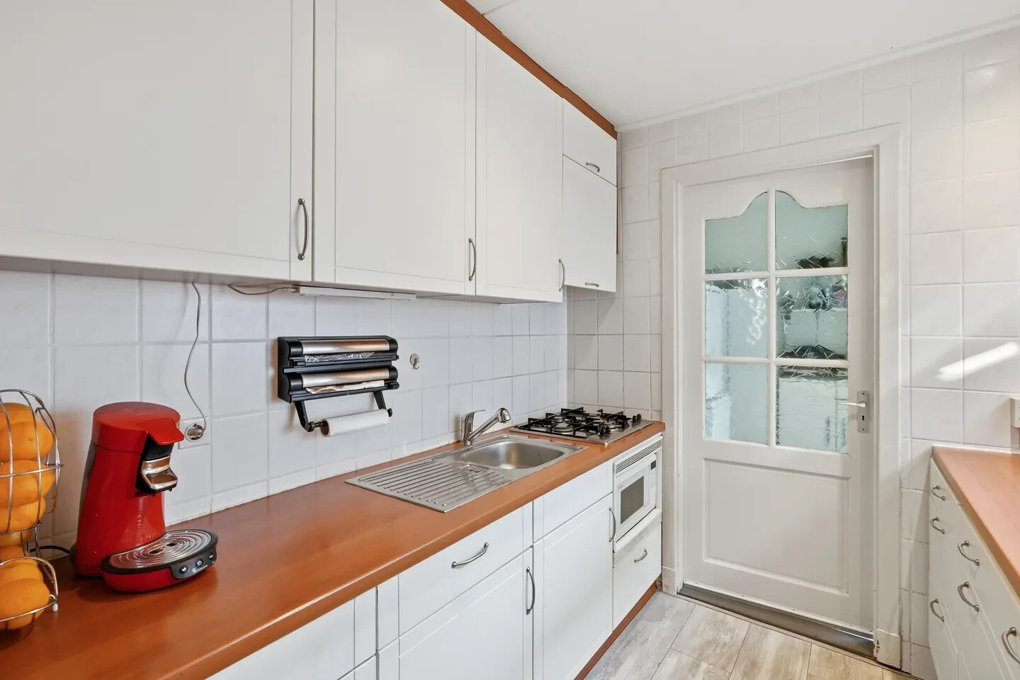 Tussenwoning te koop: van Leeuwenhoekstraat 7, Leeuwarden