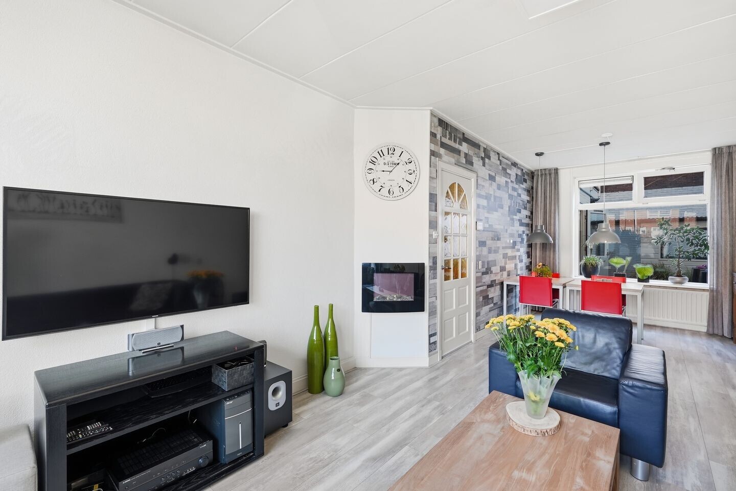 Tussenwoning te koop: van Leeuwenhoekstraat 7, Leeuwarden