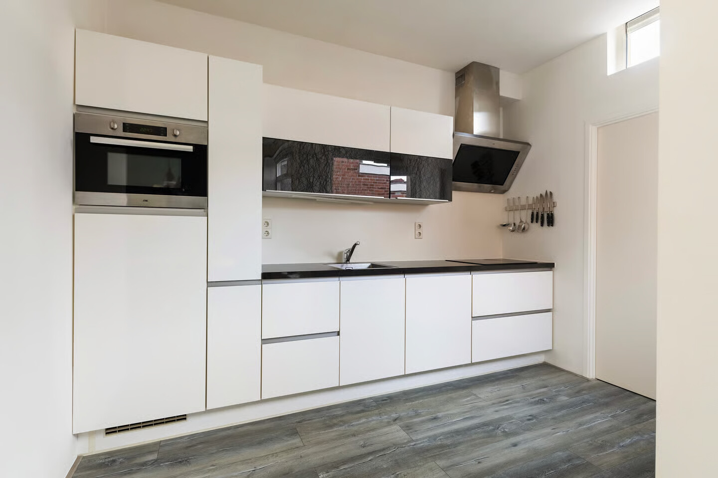 Tussenwoning te koop: SWAMMERDAMSTRAAT 41, Leeuwarden