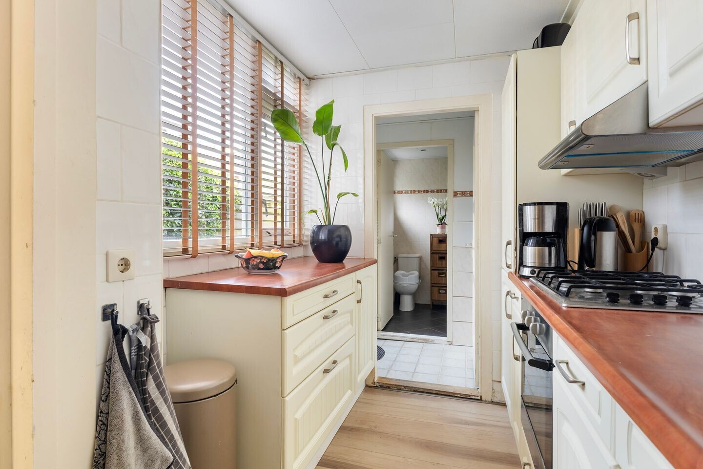 Tussenwoning te koop: Frederik Ruyschstraat 13, Leeuwarden