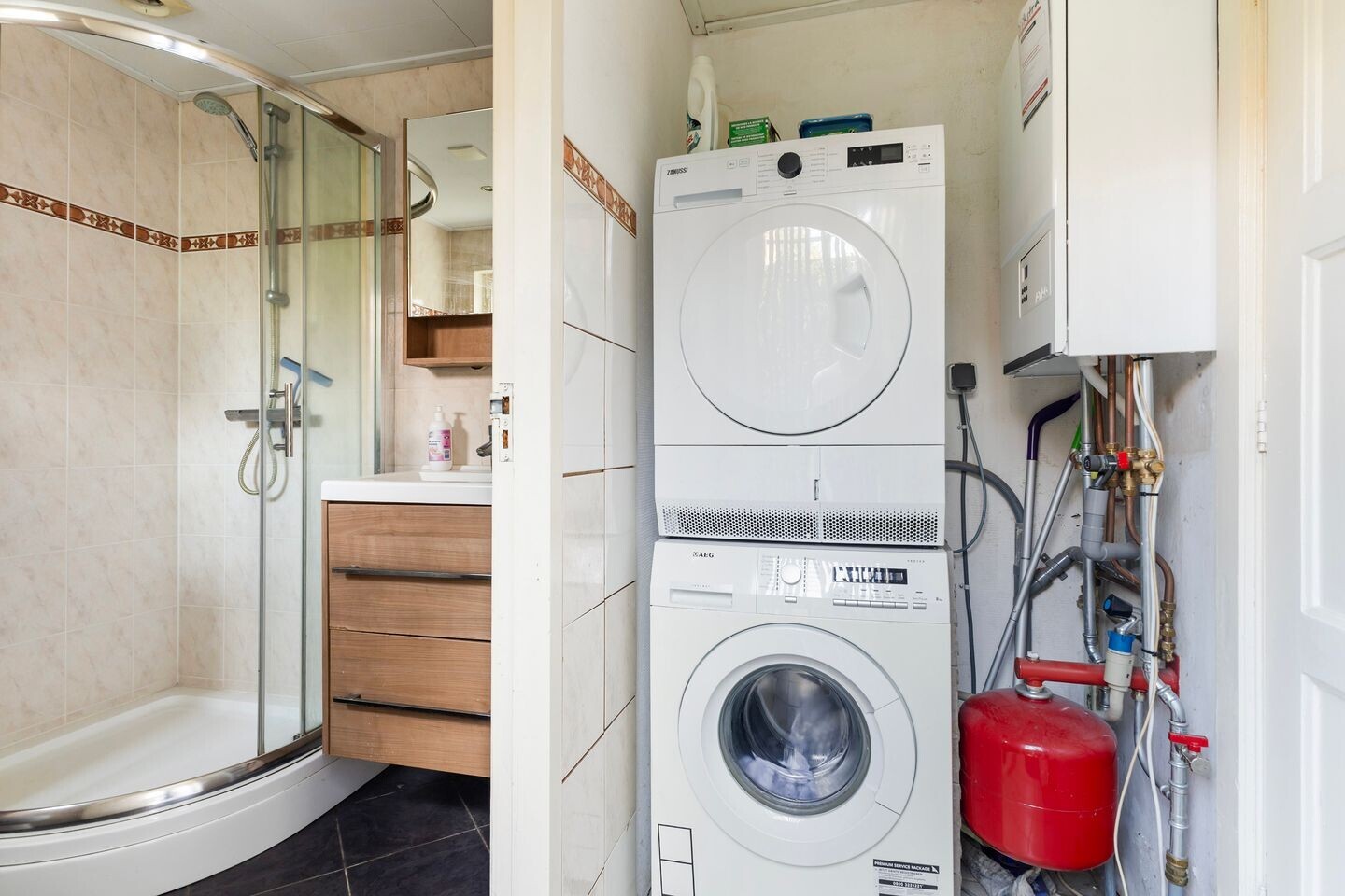 Tussenwoning te koop: Frederik Ruyschstraat 13, Leeuwarden