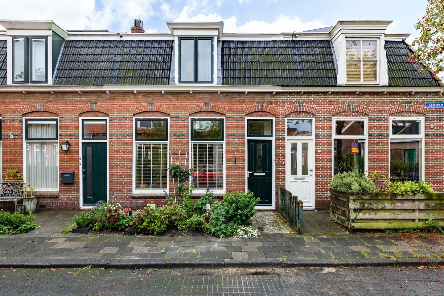Tussenwoning te koop: Leliestraat 4, Leeuwarden