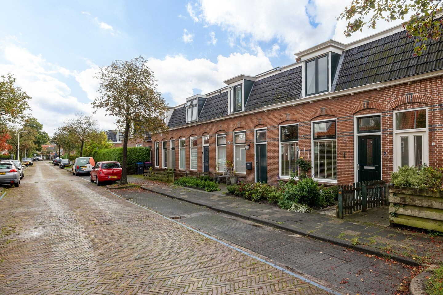 Tussenwoning te koop: Leliestraat 4, Leeuwarden