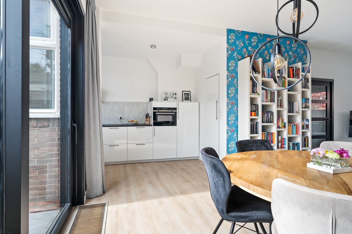 Tussenwoning te koop: Goudenregenstraat 25, Leeuwarden
