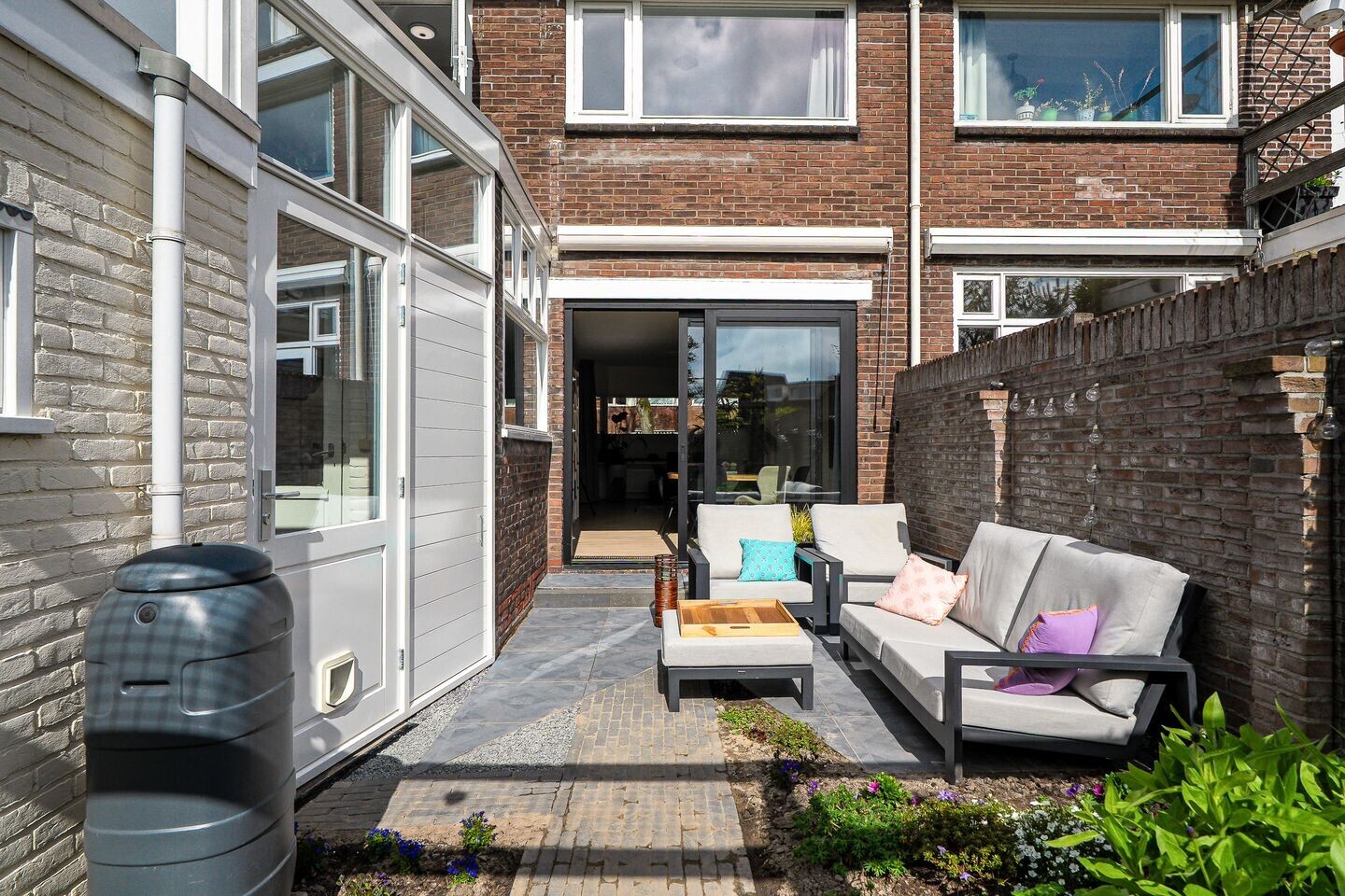 Tussenwoning te koop: Goudenregenstraat 25, Leeuwarden