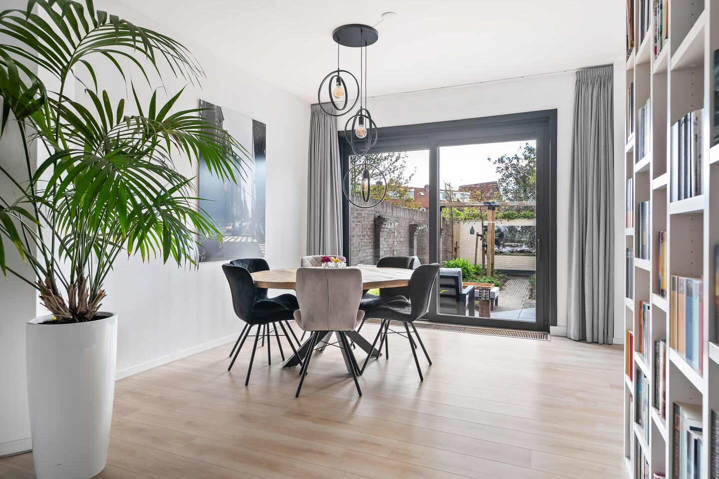 Tussenwoning te koop: Goudenregenstraat 25, Leeuwarden