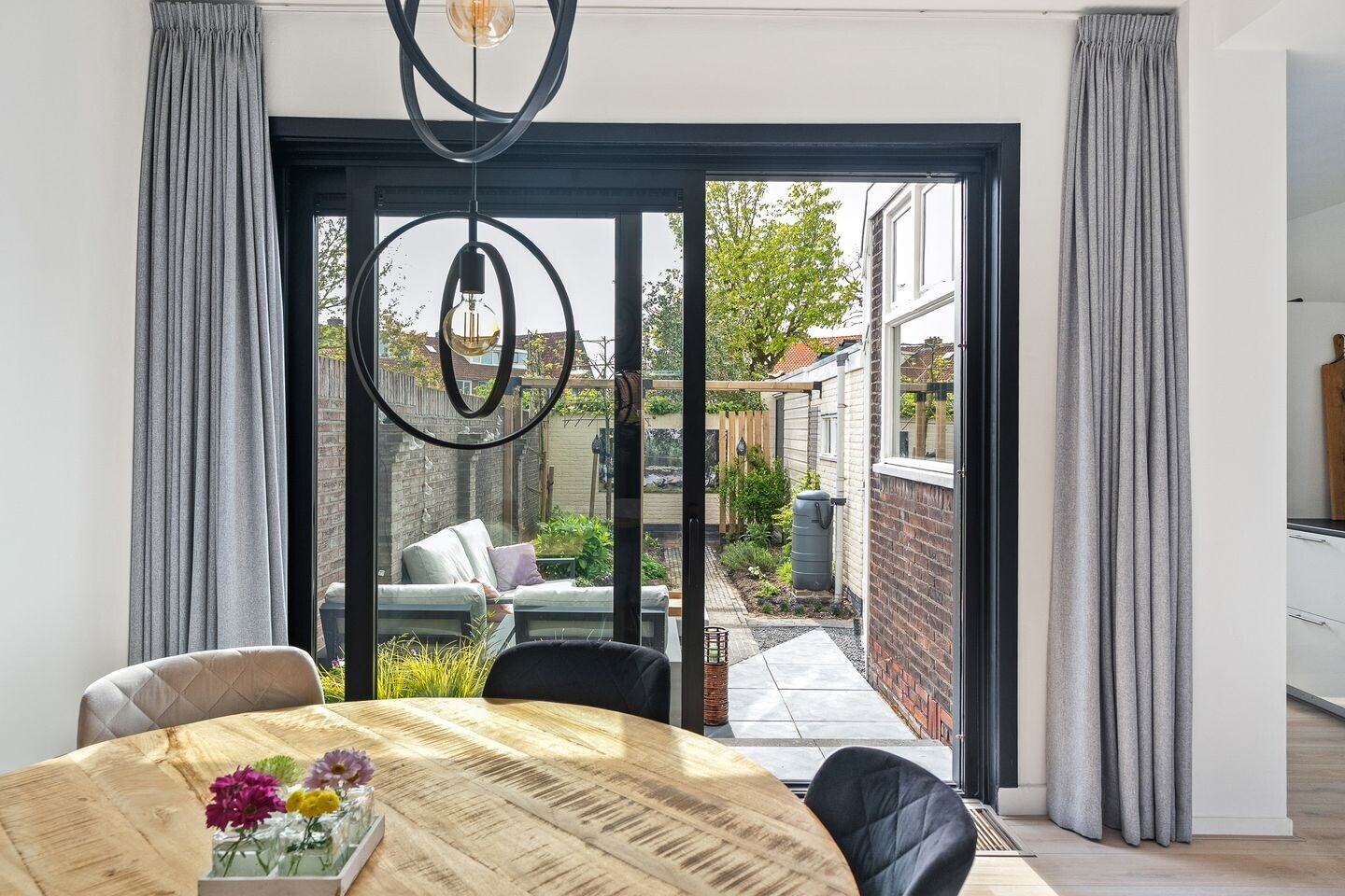 Tussenwoning te koop: Goudenregenstraat 25, Leeuwarden