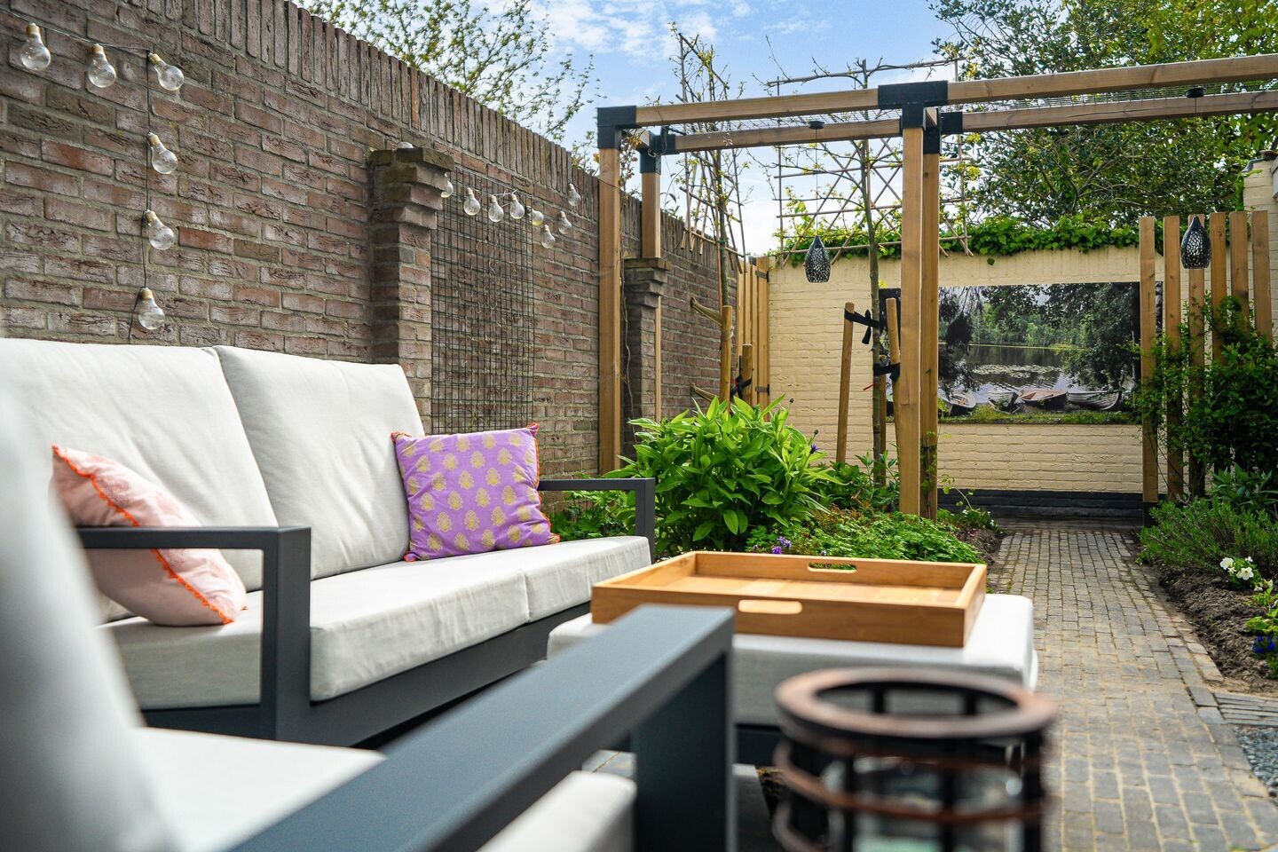 Tussenwoning te koop: Goudenregenstraat 25, Leeuwarden