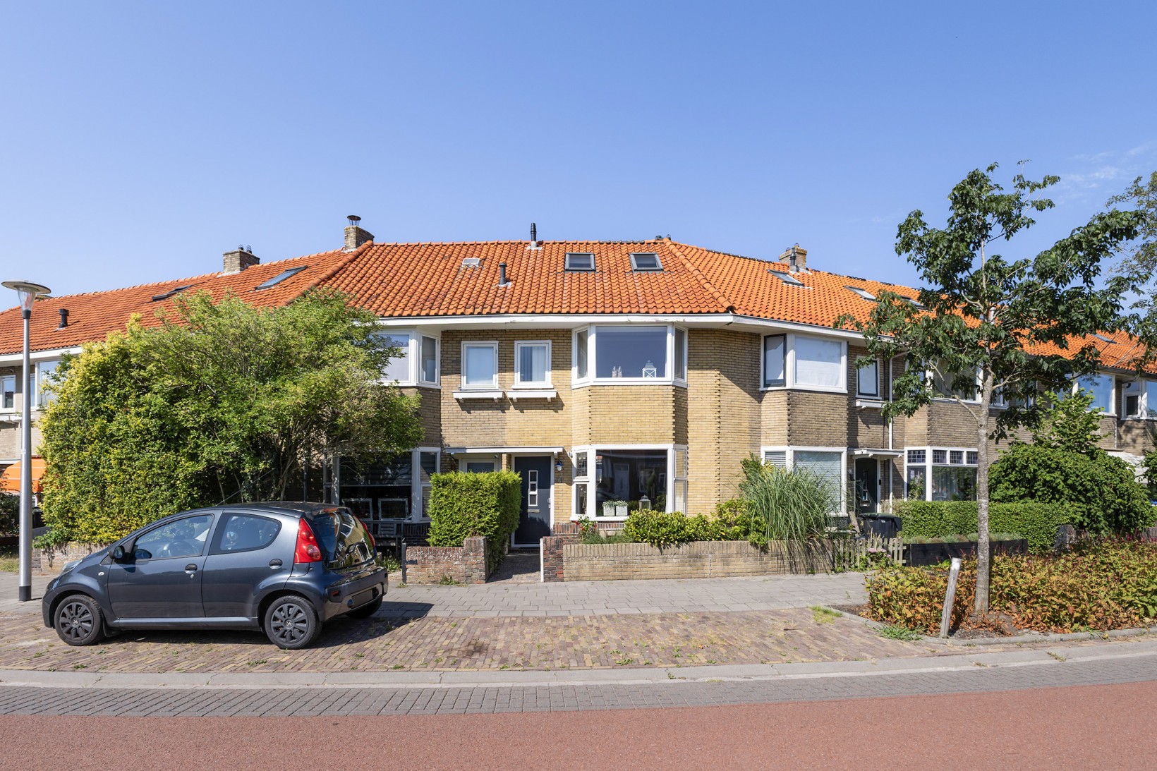 Tussenwoning te koop: Azaleastraat 91, Leeuwarden