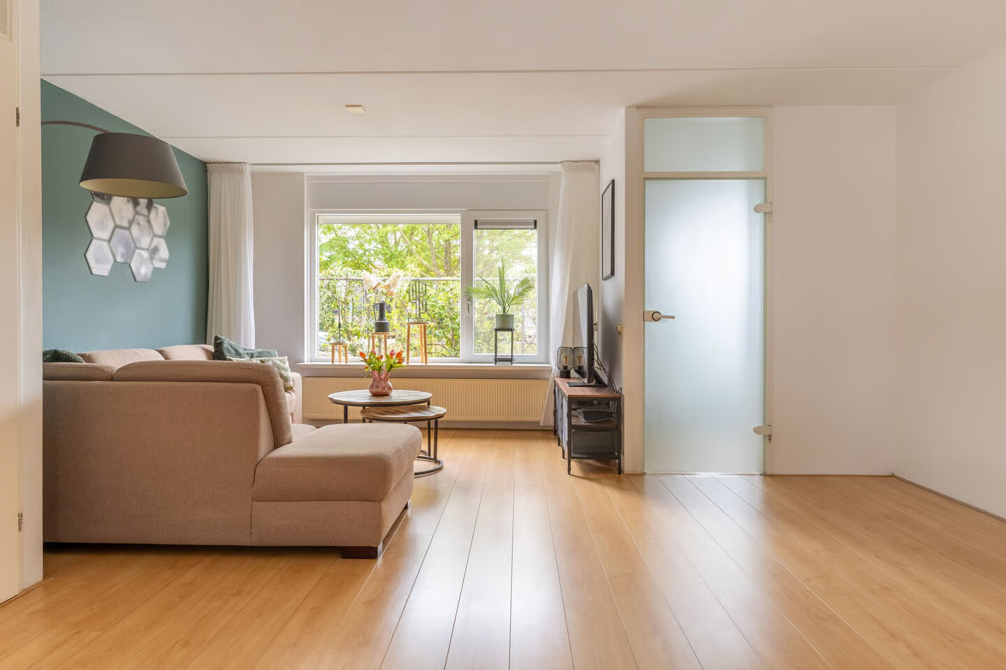 Tussenwoning te koop: van Andlastate 33, Leeuwarden