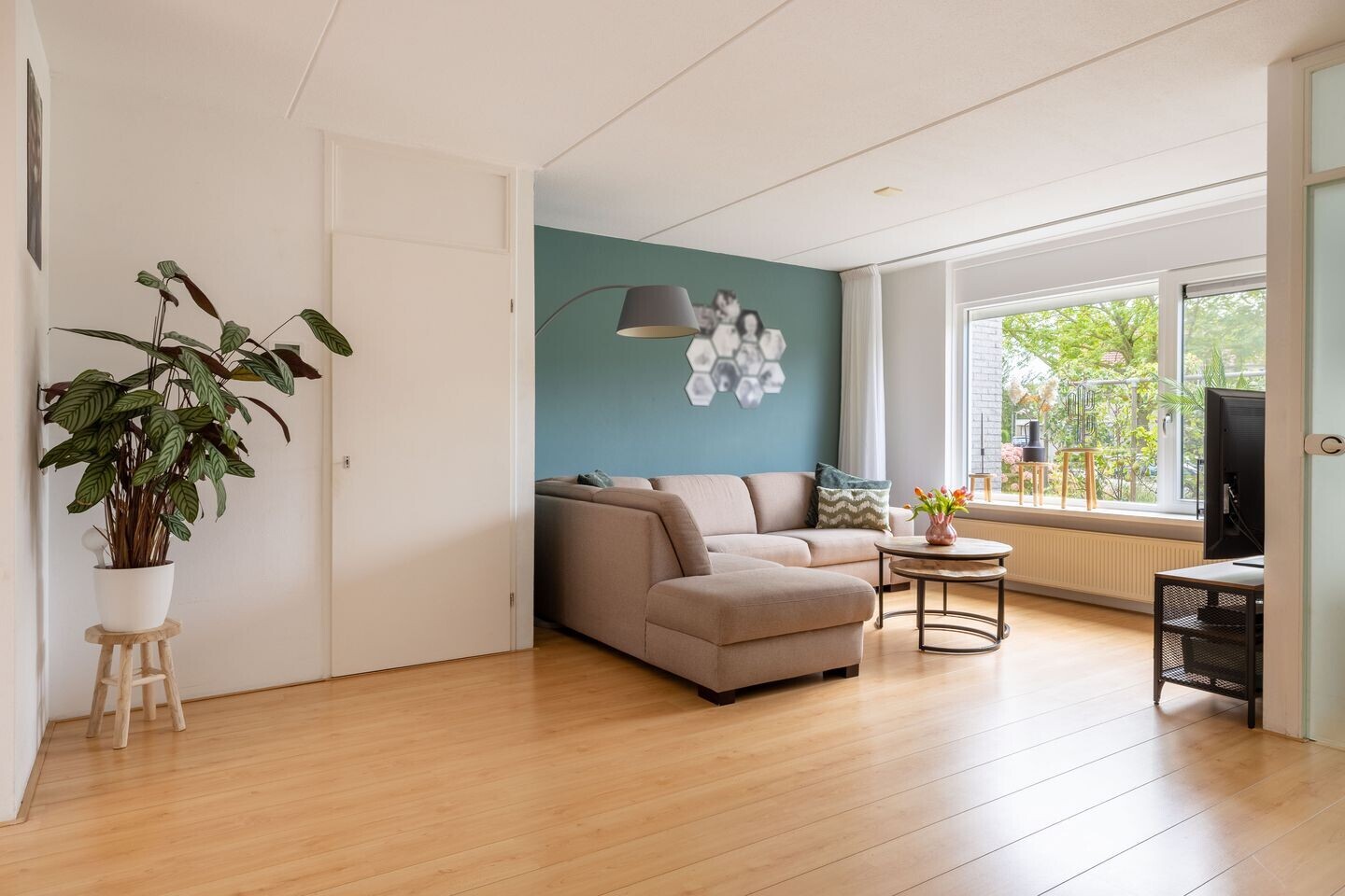 Tussenwoning te koop: van Andlastate 33, Leeuwarden