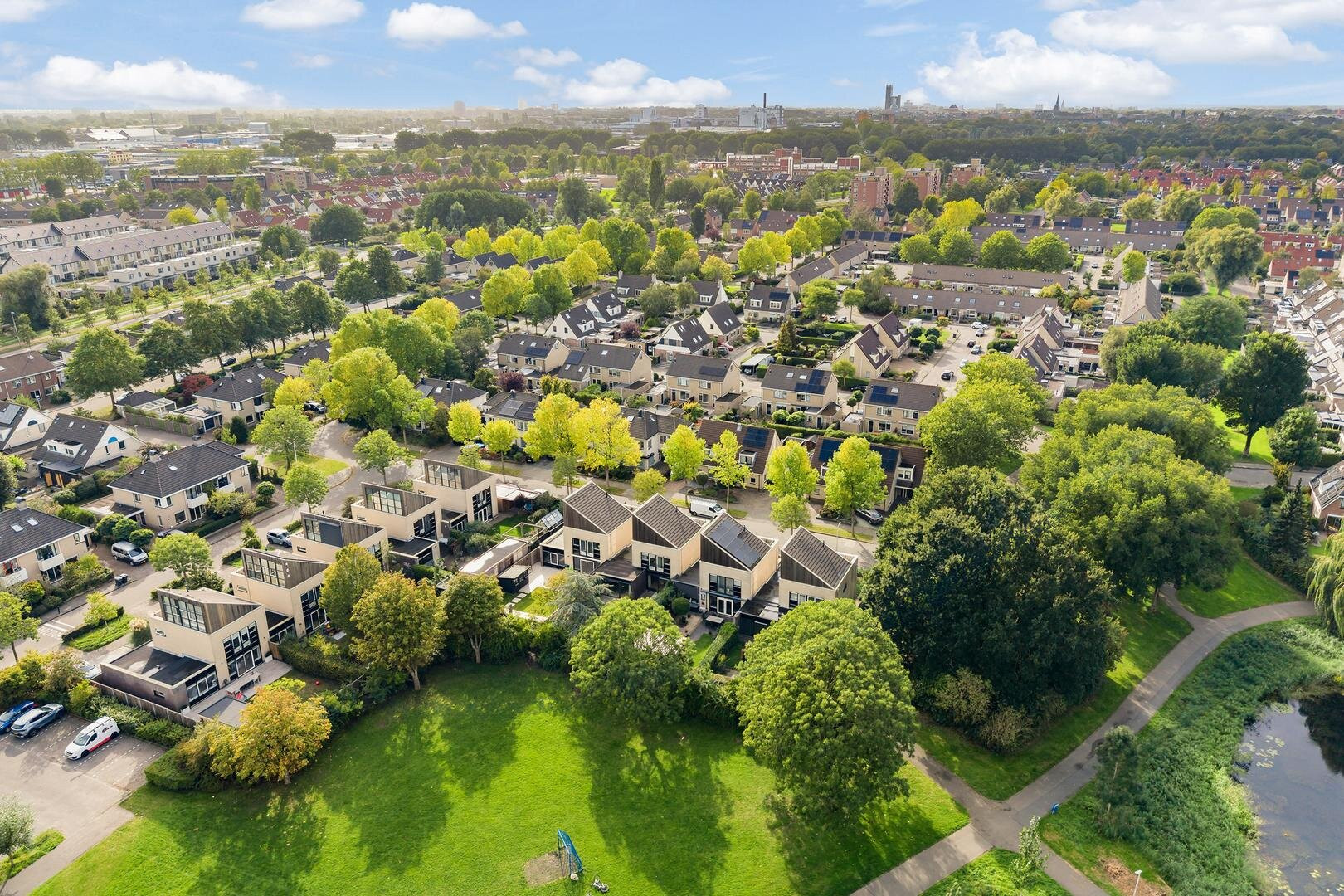 Twee-onder-één-kap te koop: Idzerdastins 84, Leeuwarden