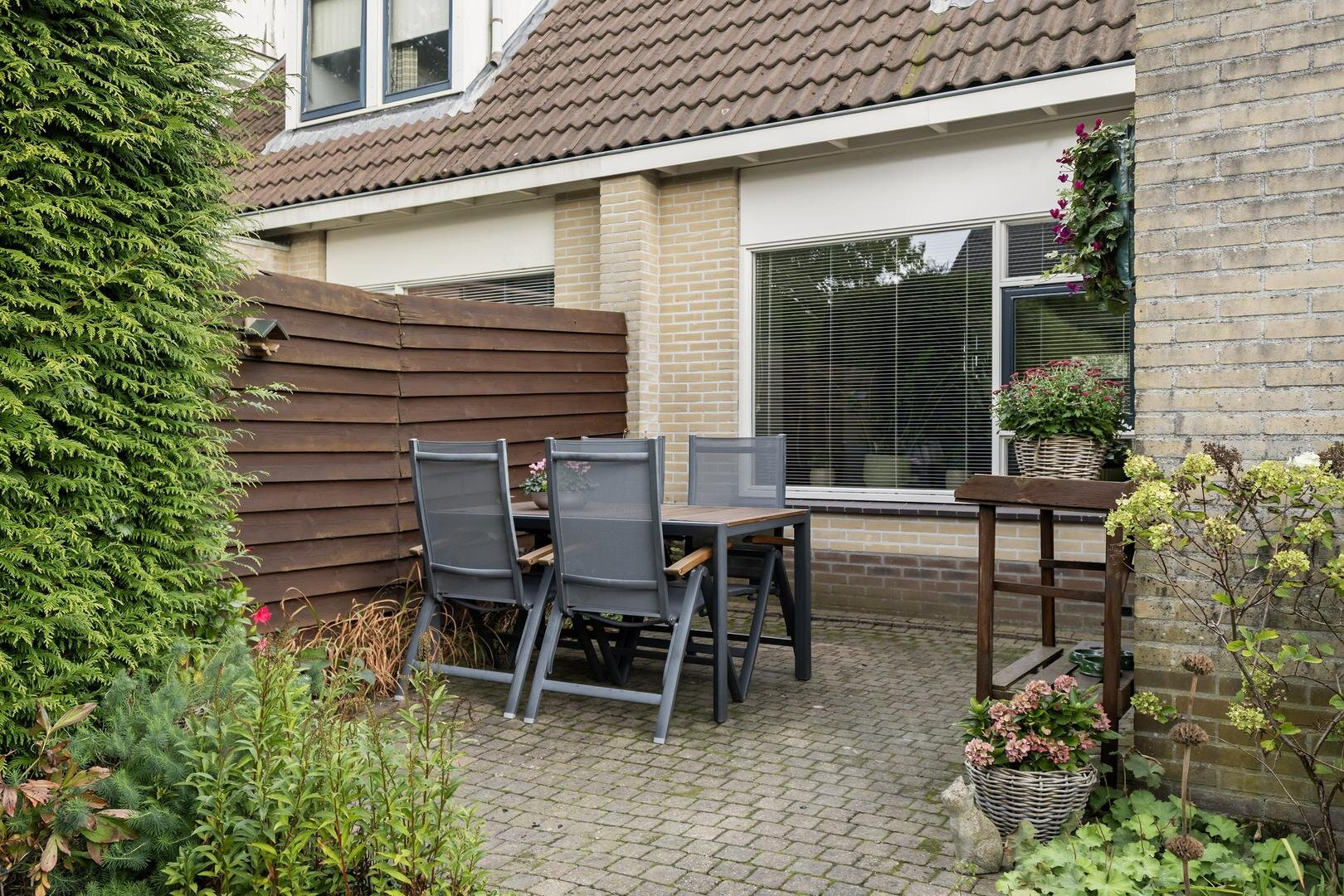 Twee-onder-één-kap te koop: Idzerdastins 84, Leeuwarden