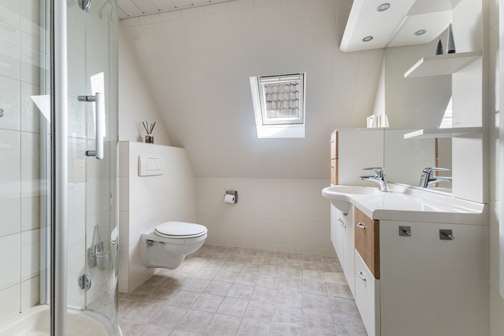 Tussenwoning te koop: Monsmastate 22, Leeuwarden