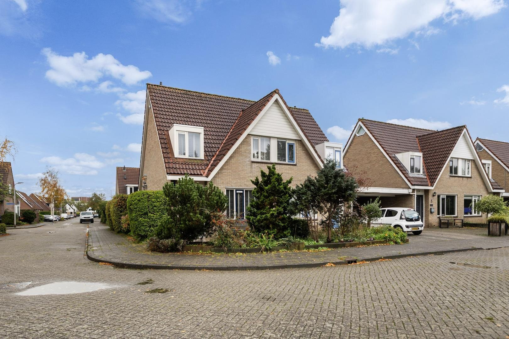 Hoekwoning te koop: Glinstrastate 1, Leeuwarden