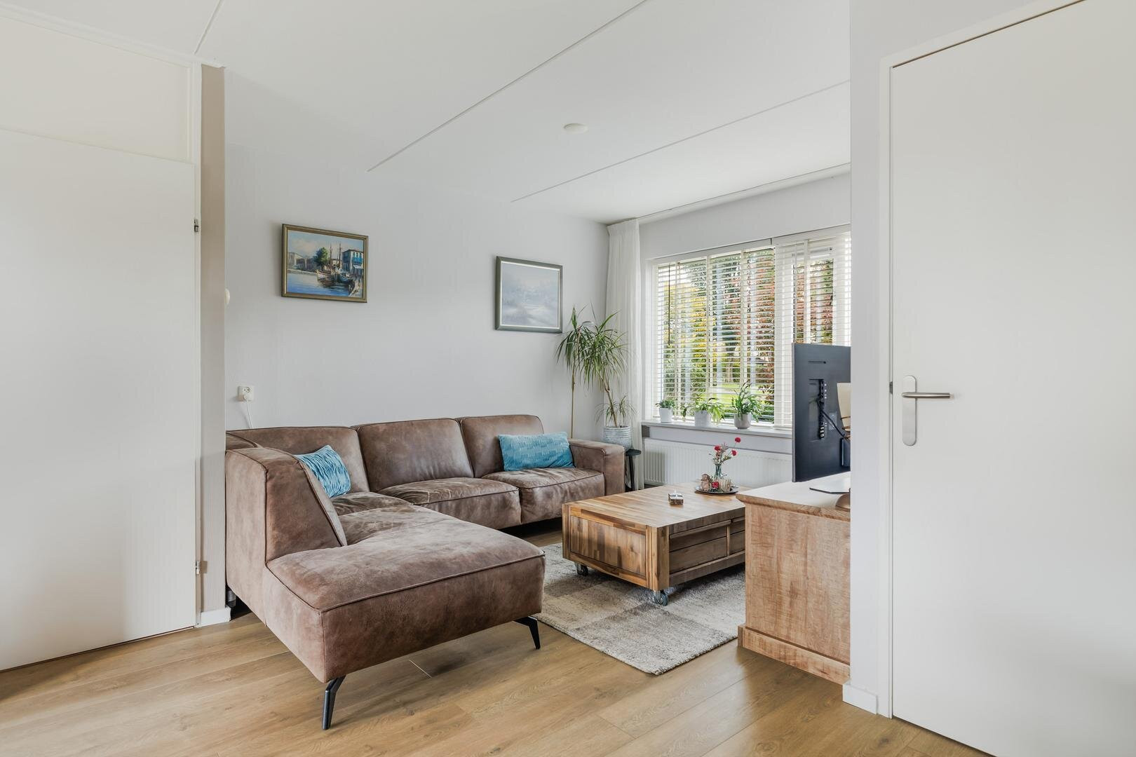 Hoekwoning te koop: Glinstrastate 1, Leeuwarden