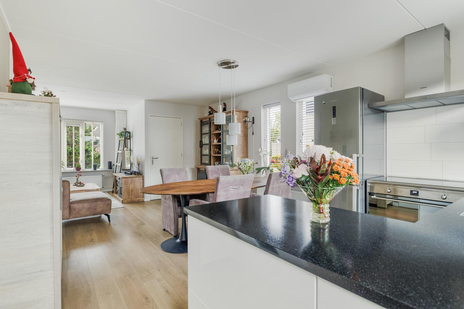 Hoekwoning te koop: Glinstrastate 1, Leeuwarden