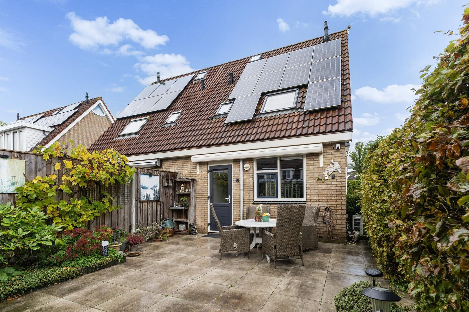Hoekwoning te koop: Glinstrastate 1, Leeuwarden