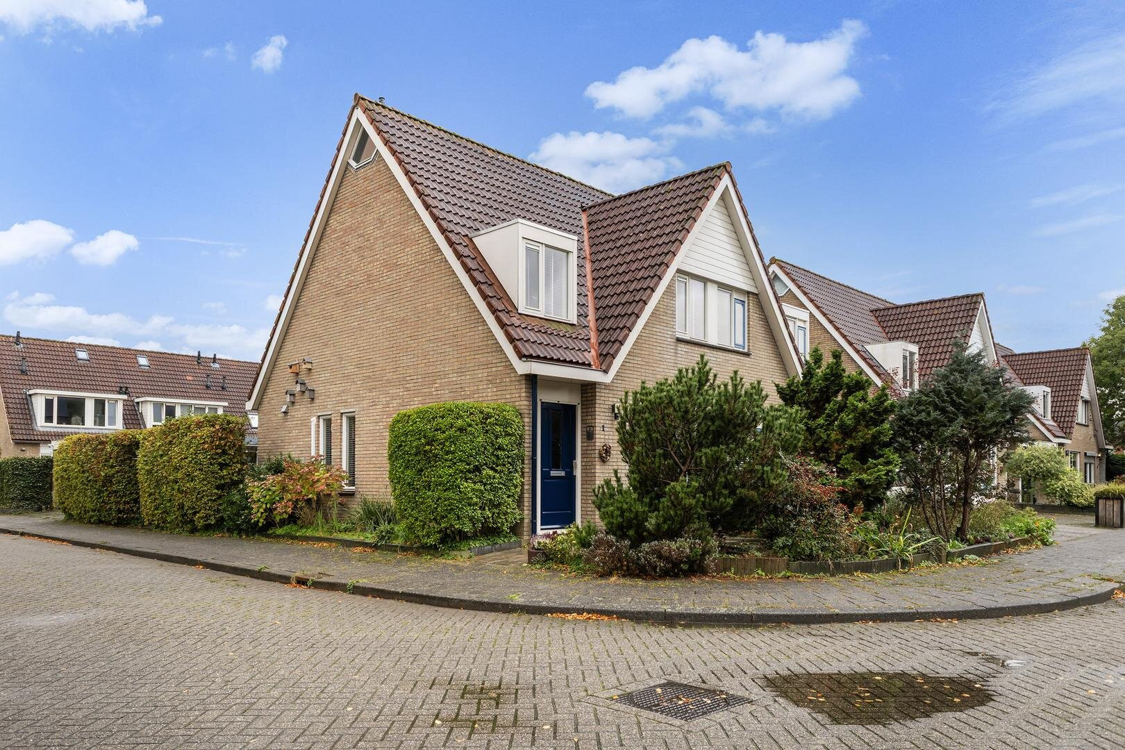 Hoekwoning te koop: Glinstrastate 1, Leeuwarden