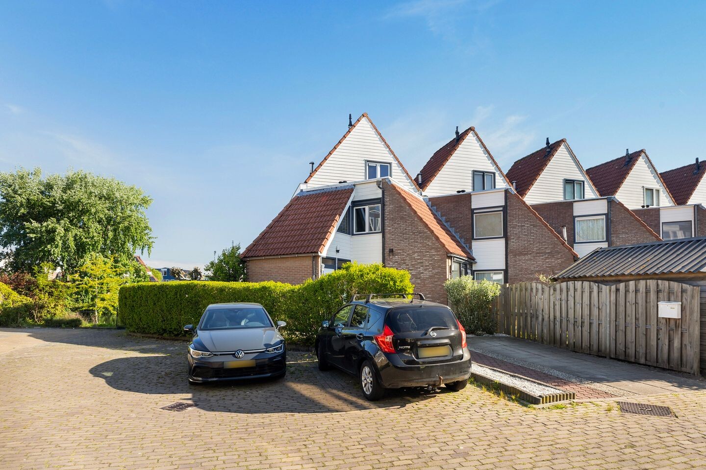Hoekwoning te koop: Osingastate 25, Leeuwarden
