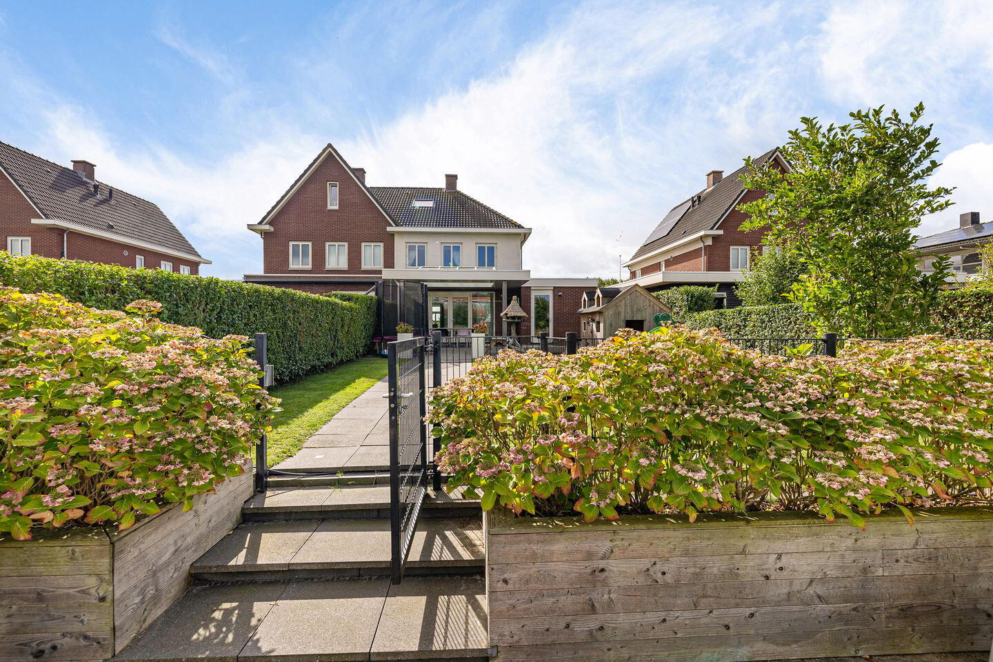 Twee-onder-één-kap te koop: Susternemear 9, Leeuwarden