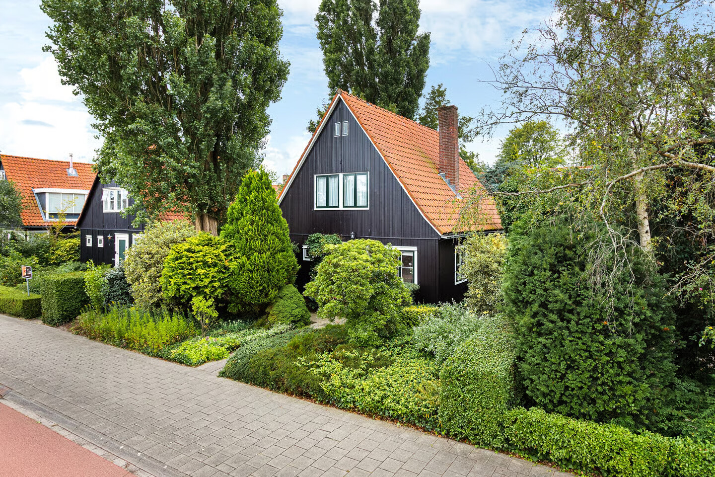 Vrijstaande woning te koop: Julianalaan 31, Leeuwarden