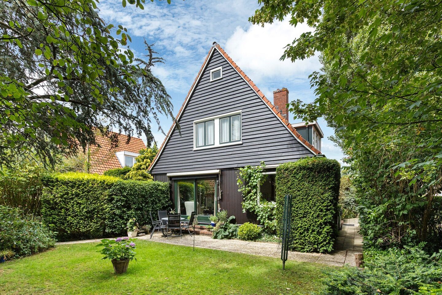 Vrijstaande woning te koop: Julianalaan 31, Leeuwarden