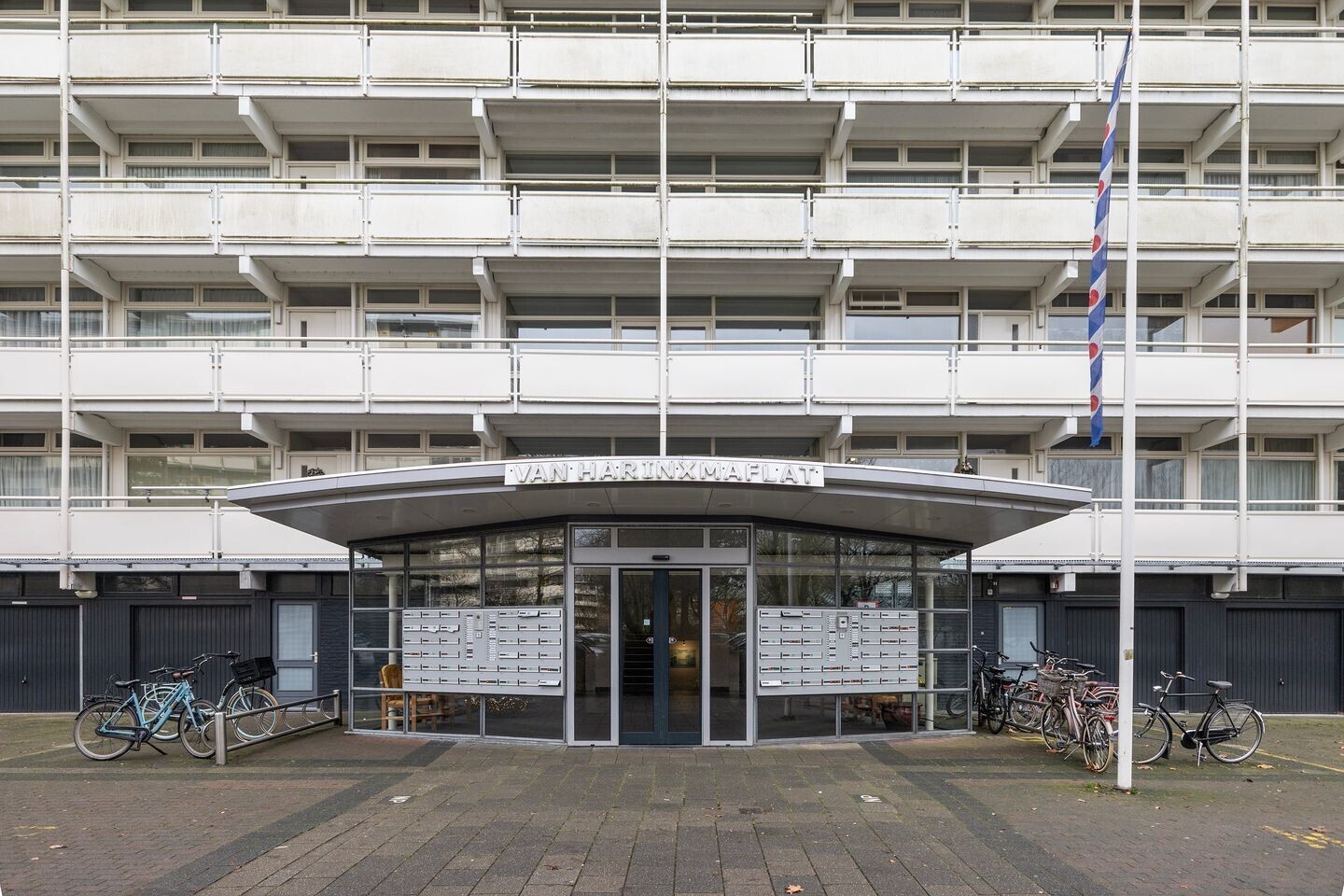 Appartement te koop: van Harinxmaplein 142, Leeuwarden