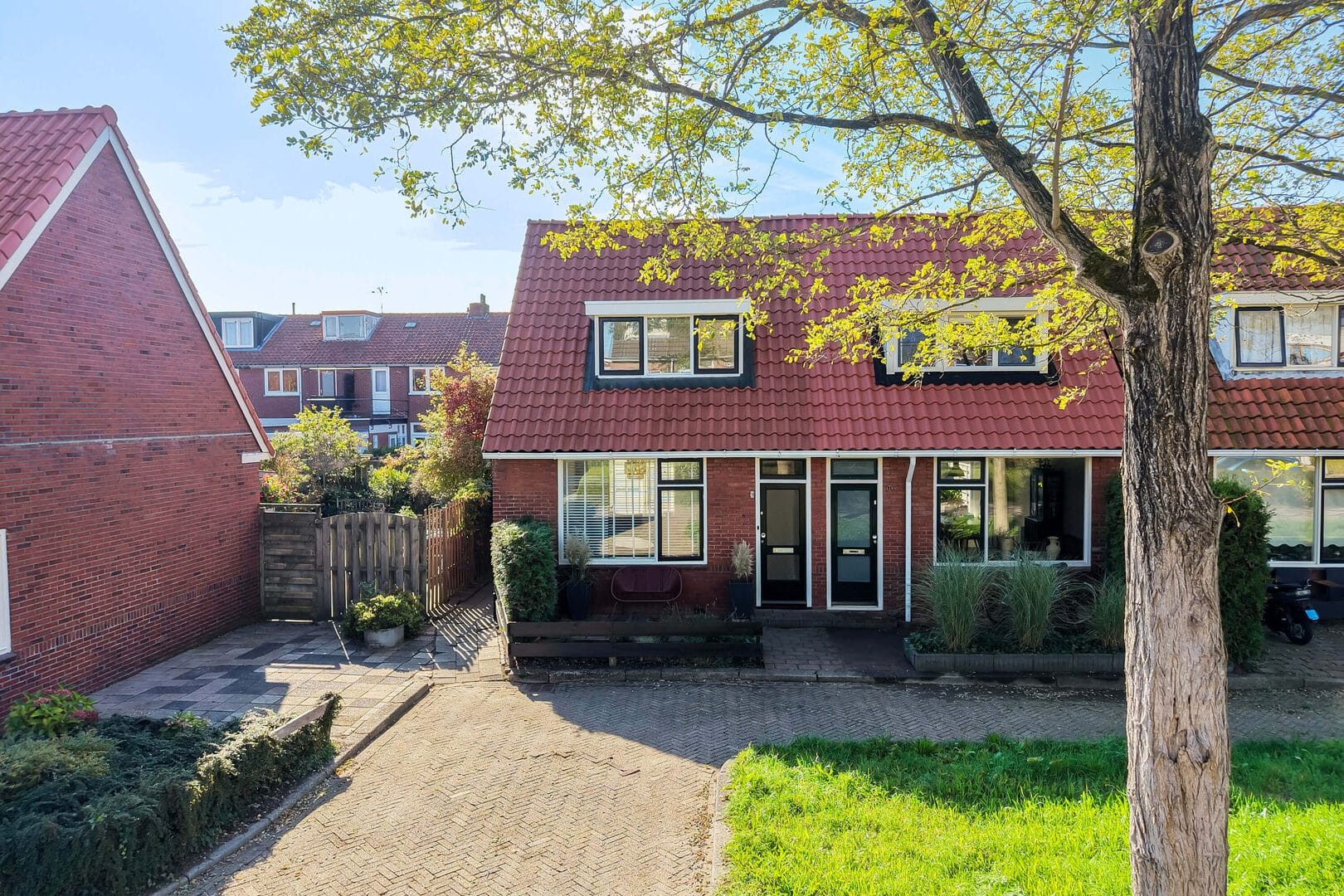 Hoekwoning te koop: van Loonstraat 9, Leeuwarden