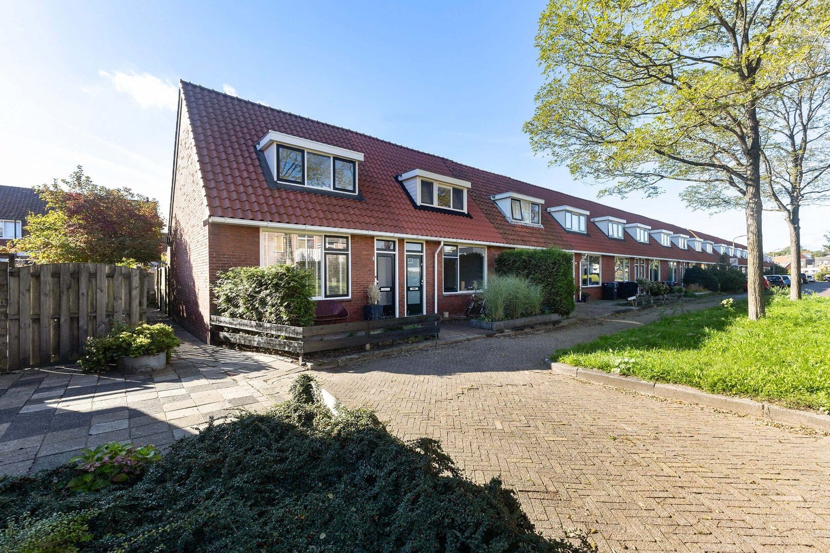Hoekwoning te koop: van Loonstraat 9, Leeuwarden