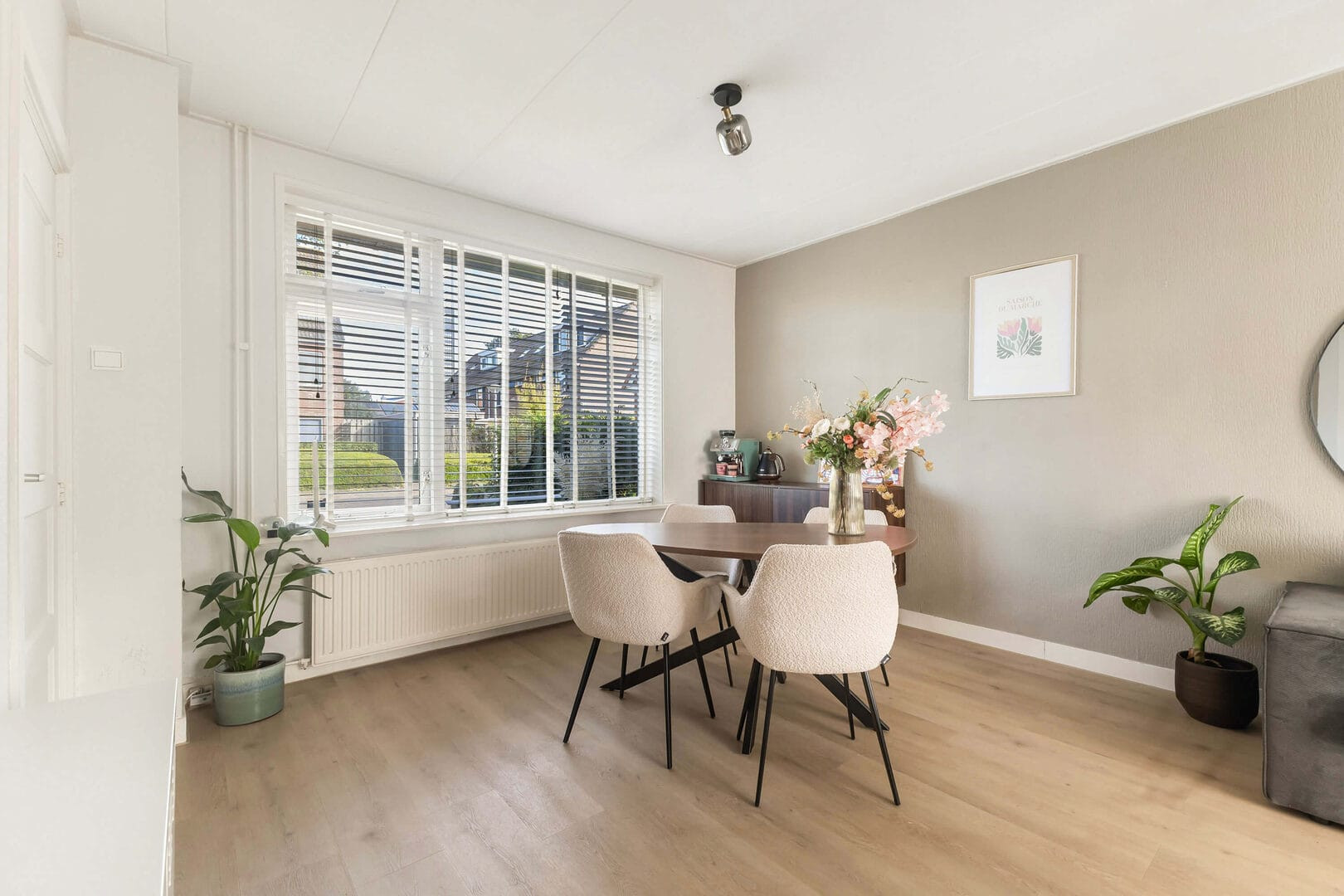 Hoekwoning te koop: van Loonstraat 9, Leeuwarden