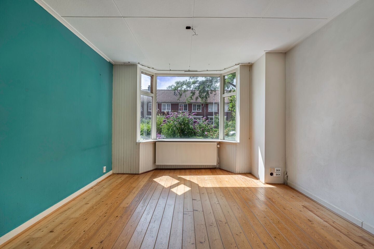 Tussenwoning te koop: Aert van der Neerstraat 42, Leeuwarden