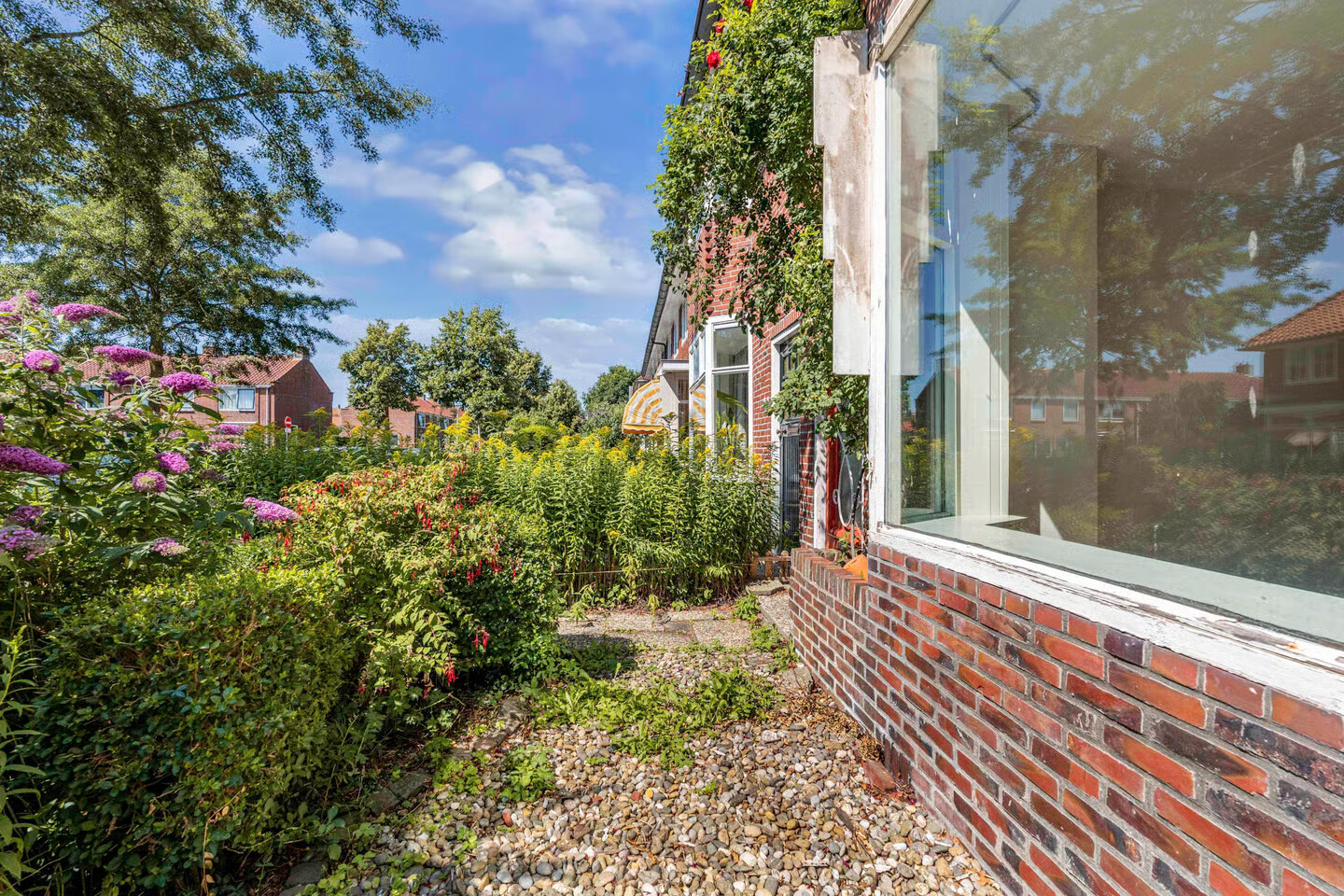 Tussenwoning te koop: Aert van der Neerstraat 42, Leeuwarden