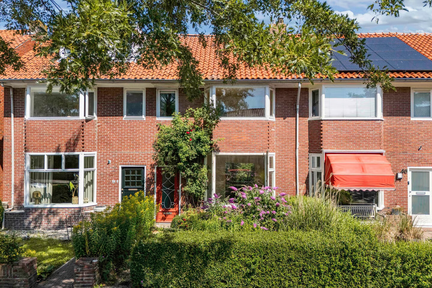 Tussenwoning te koop: Aert van der Neerstraat 42, Leeuwarden
