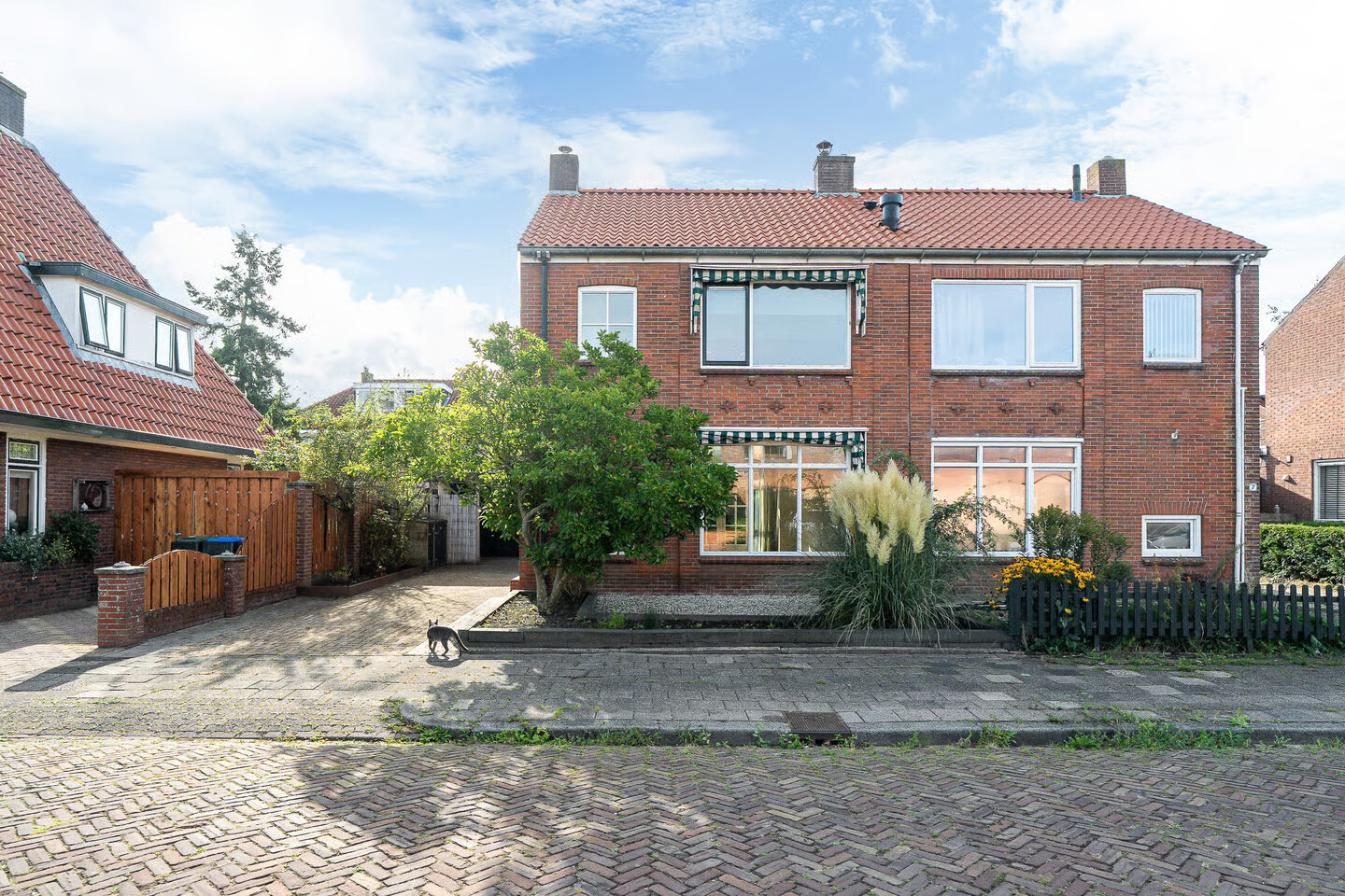 Twee-onder-één-kap te koop: Hondiusstraat 5, Leeuwarden