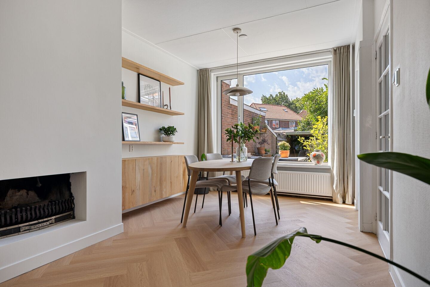 Tussenwoning te koop: Frans van Mierisstraat 24, Leeuwarden