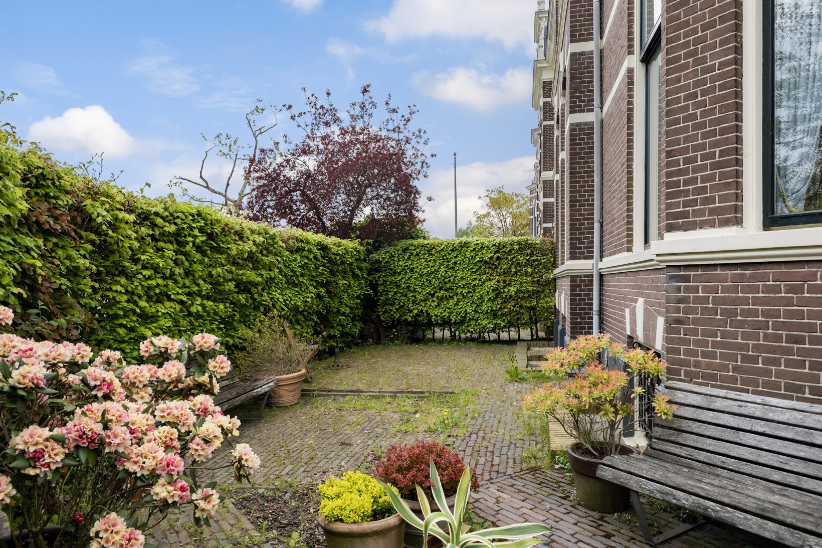 Hoekwoning te koop: Emmakade 18, Leeuwarden